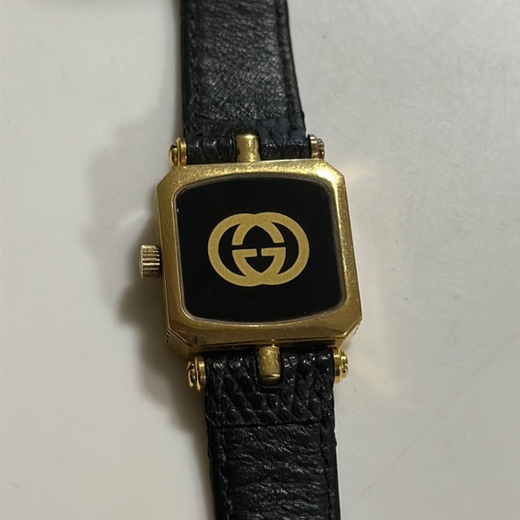 LAST CALL Vintage Gucci Gold Square Stack Black Dial Quartz Watch - Picture 7 of 12